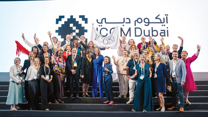 دبي تسلم راية «آيكوم» إلى روتردام.. بعد نسخة تاريخية 1763265111 image