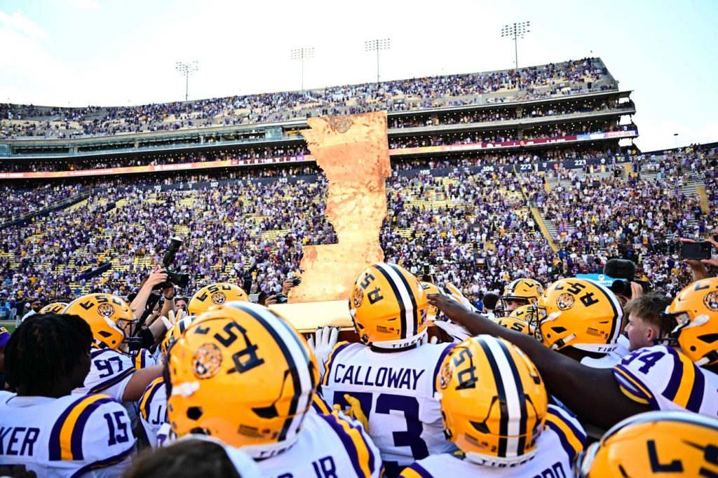 تعقب الأهلية لبطولة College Football Bowl لعام 2025: الأسبوع 13 1763281733 0x0