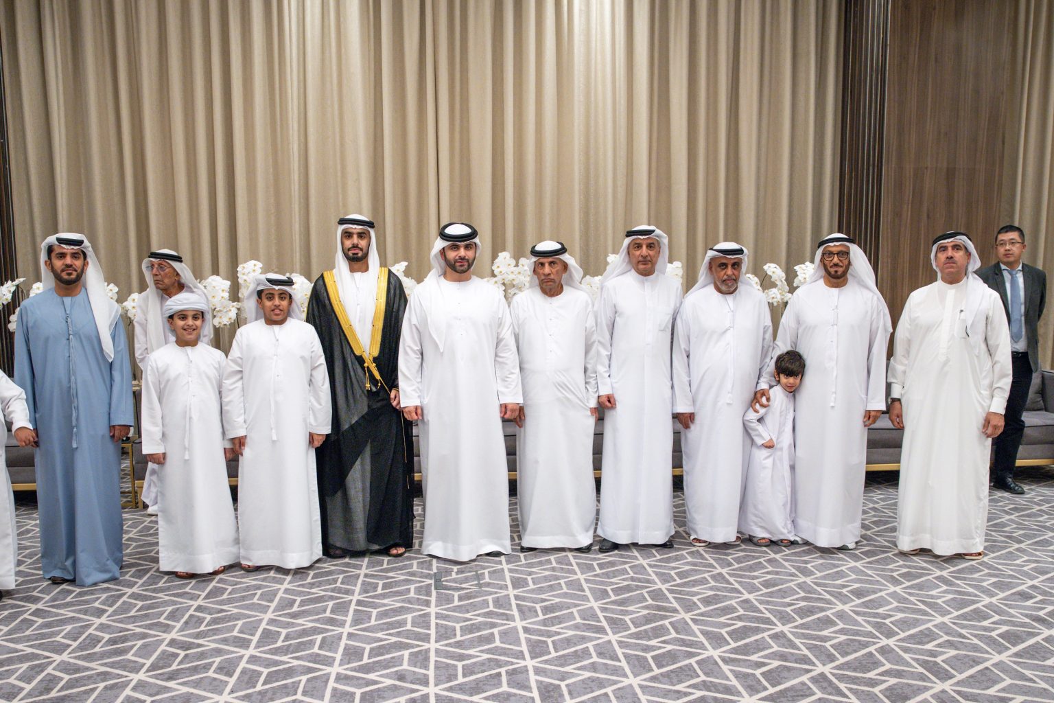 منصور بن محمد يحضر أفراح عبدالغفار حسين والمري 1763314328 image