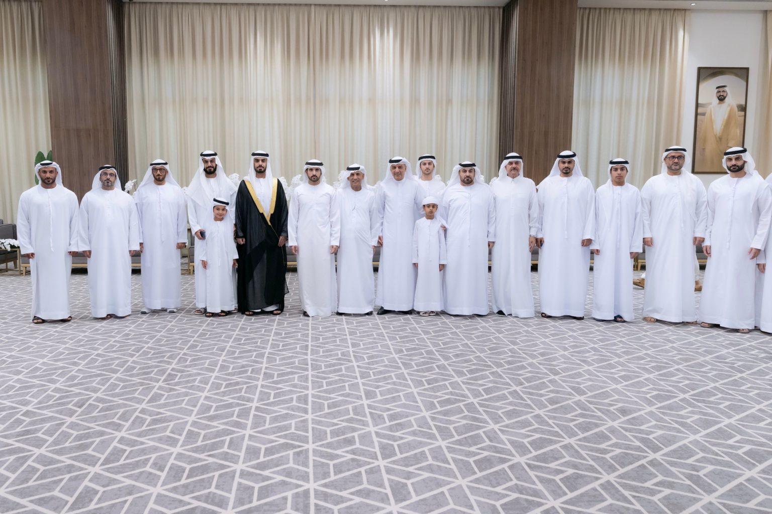 حمدان بن محمد يحضر أفراح عبدالغفار حسين والمري 1763315242 image