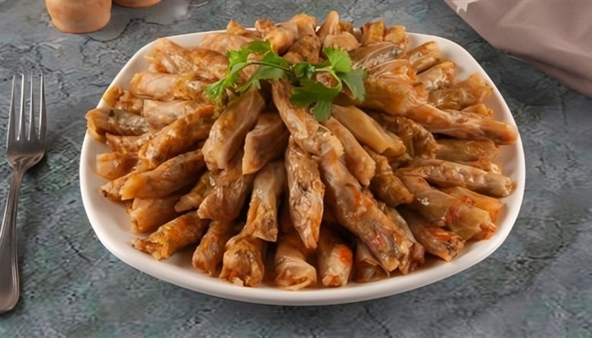 طلاق بسبب «طبخة محشي».. وزوج يخلع أظافر زوجته بسبب «صينية بطاطس» 1763365226 image