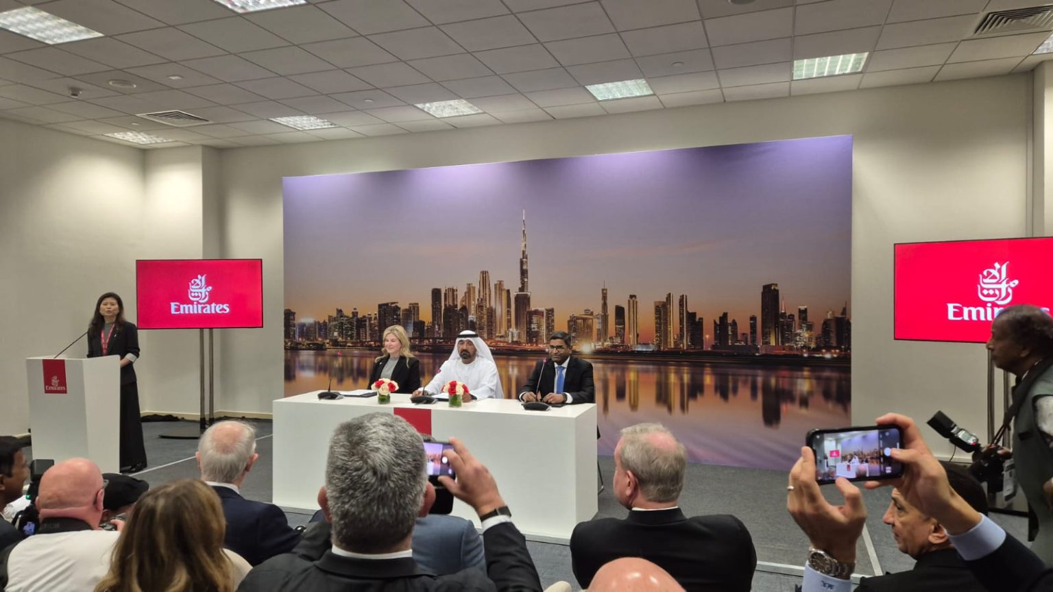 طيران الإمارات تطلب 65 طائرة بوينغ 777X بقيمة 38 مليار دولار 1763369302 image