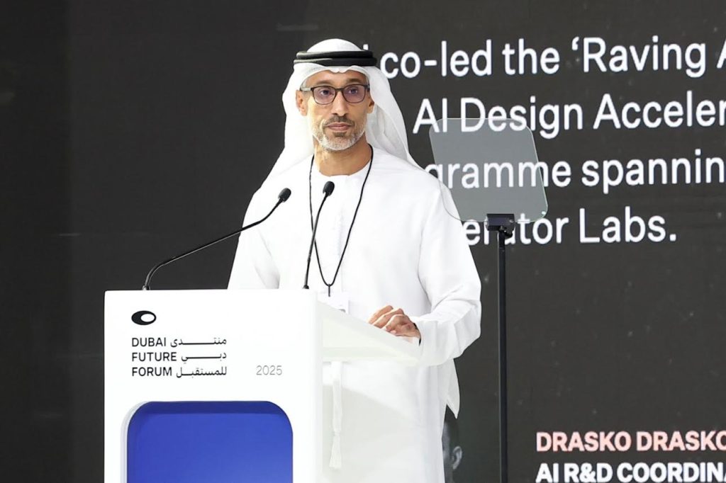 دبي ترسم المستقبل.. بلهول يحدد 3 تحولات ستغيّر شكل العالم بحلول 2035 1763448436 image