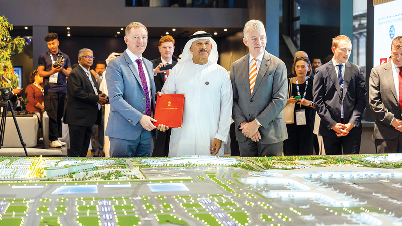 مشروع توسعة «آل مكتوم الدولي» يتلقى تمويلاً بـ 3.5 مليارات دولار 1763499520 image