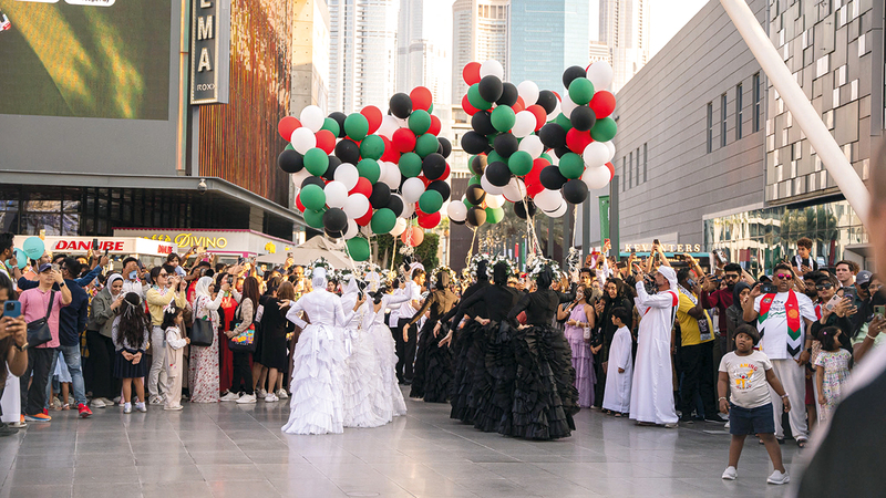 احتفالات عيد الاتحاد في دبي تنشر مشاعر الفخر والفرح.. من جميرا إلى جبال حتا 1763619955 image