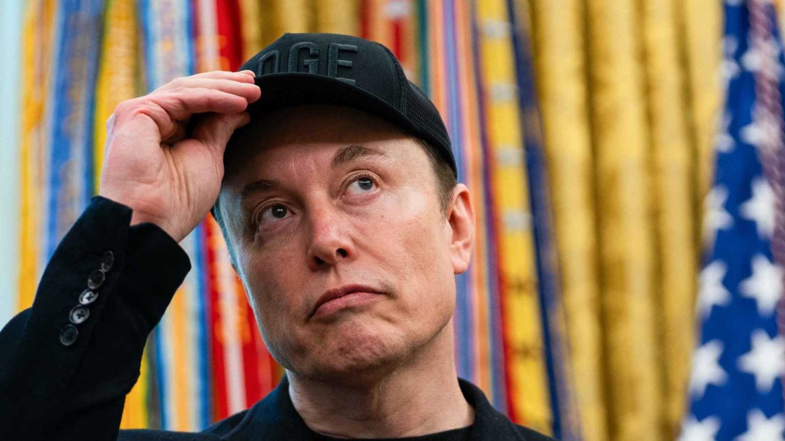 الدخل السنوي لإيلون ماسك أكثر بـ 3 مليارات دولار من مجموع رواتب «جميع» المعلمين في أمريكا 1763624842 image