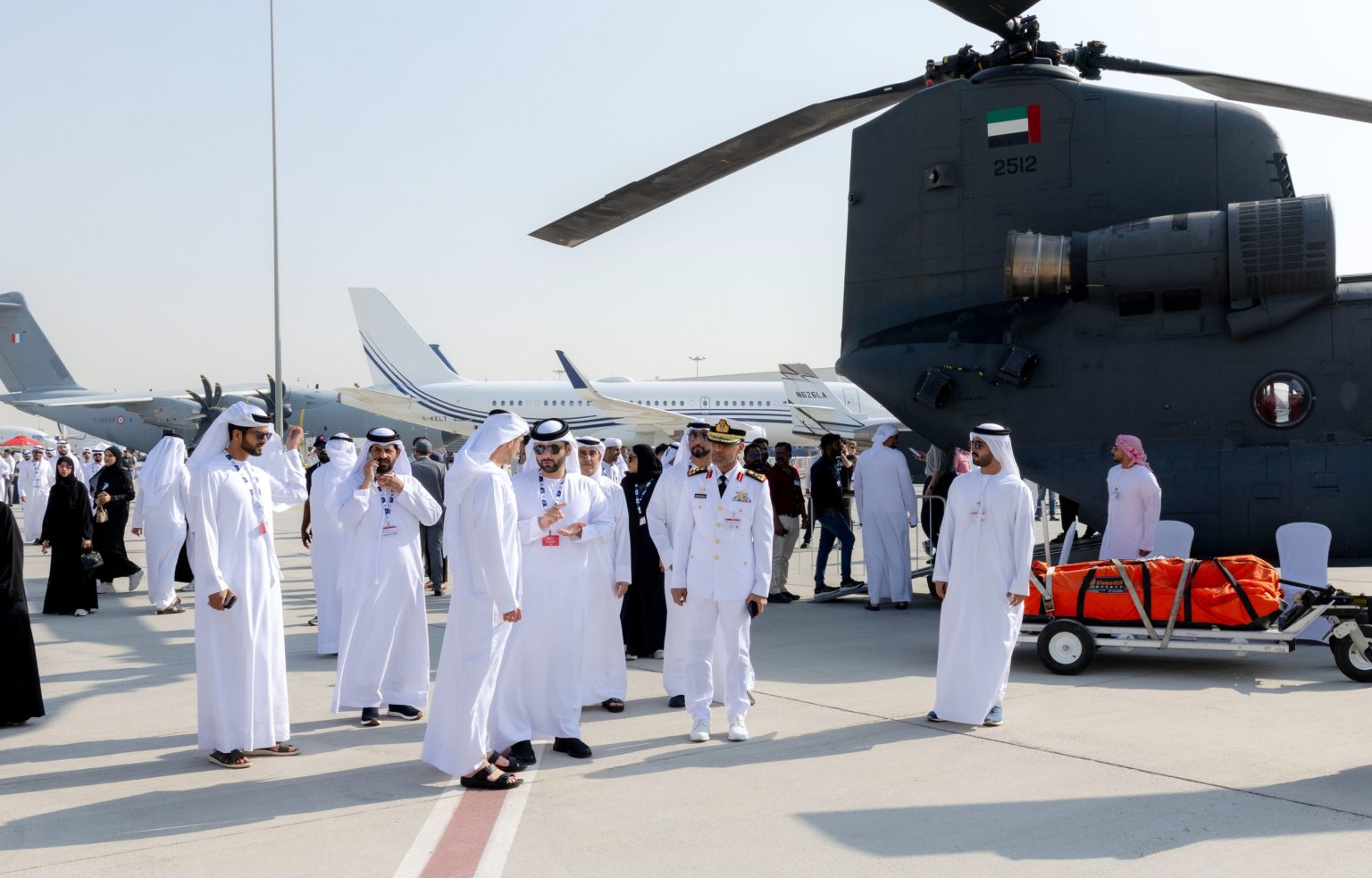 منصور بن محمد: بتوجيهات محمد بن راشد… دبي لاعب رئيس ومؤثر في صياغة مستقبل قطاع الطيران العالمي 1763659675 image
