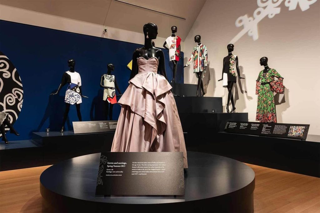 من سنغافورة إلى سالم، عمل أندرو جي إن هو “تشكيل العالم” 1763805777 0x0