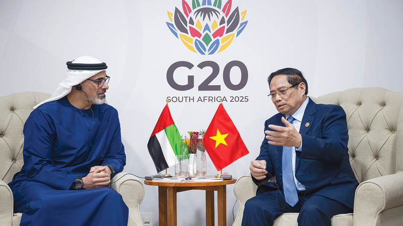 نيابة عن رئيس الدولة.. ولي عهد أبوظبي يشارك في قمة مجموعة العشرين 1763866648 image