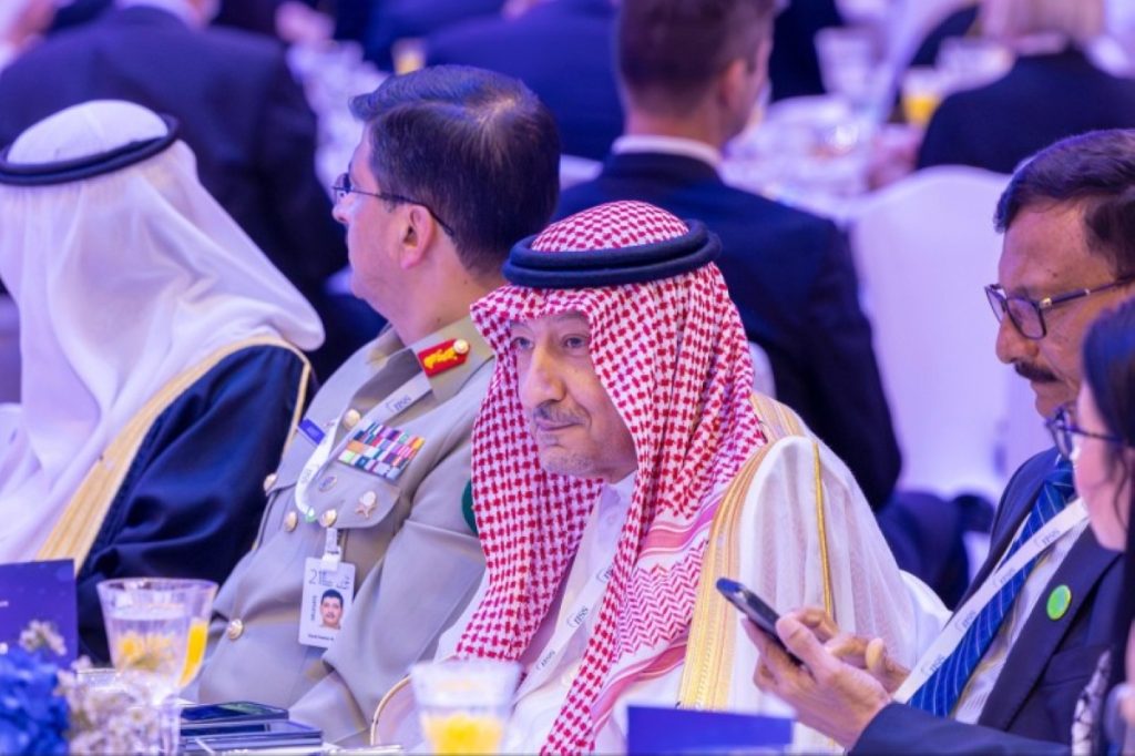 نيابةً عن وزير الخارجية.. الخريجي يشارك في افتتاح حوار المنامة 2025 2607298