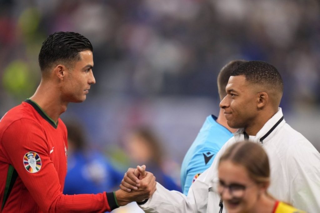 مبابي: رونالدو رقم 1.. مقارنتي به مرفوضة 2607310