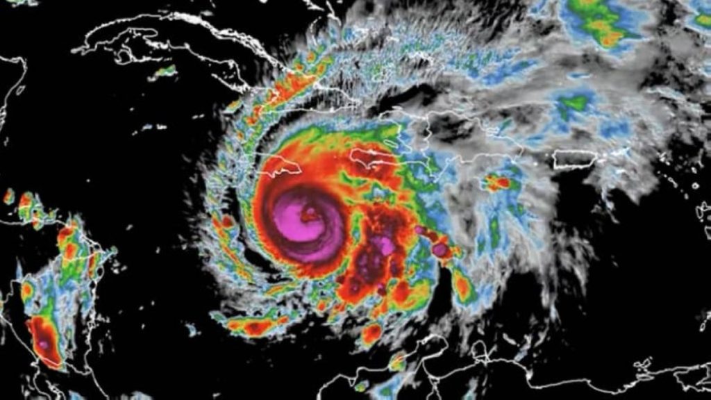 «ميليسا» يخلف دماراً هائلاً في الكاريبي.. ويضرب 5 دول 2607342