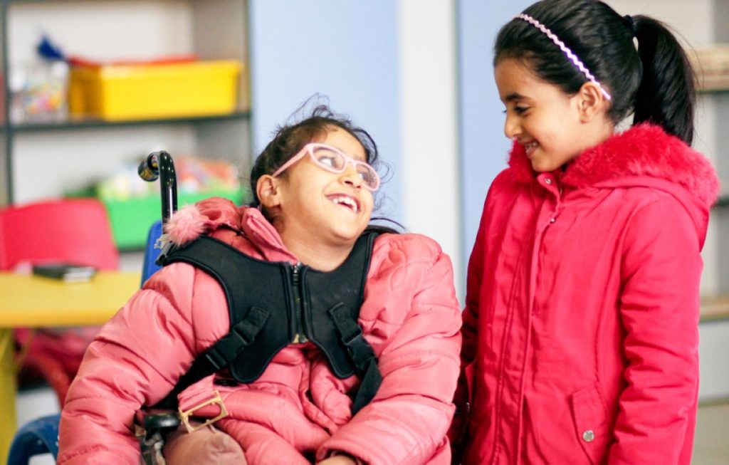 السماح للمصاب باضطراب فرط الحركة بالتوقف والتحرك أثناء أداء الاختبار 2608698