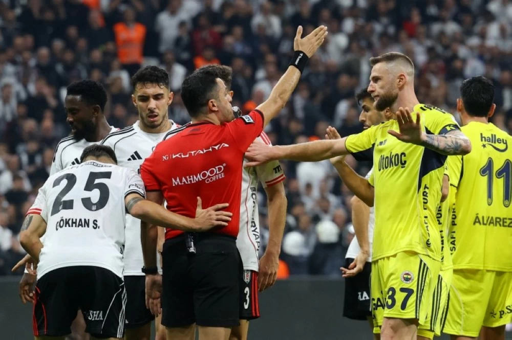 فضيحة.. اعتقال 17 حكماً ورئيس نادٍ – أخبار السعودية 2610615.webp