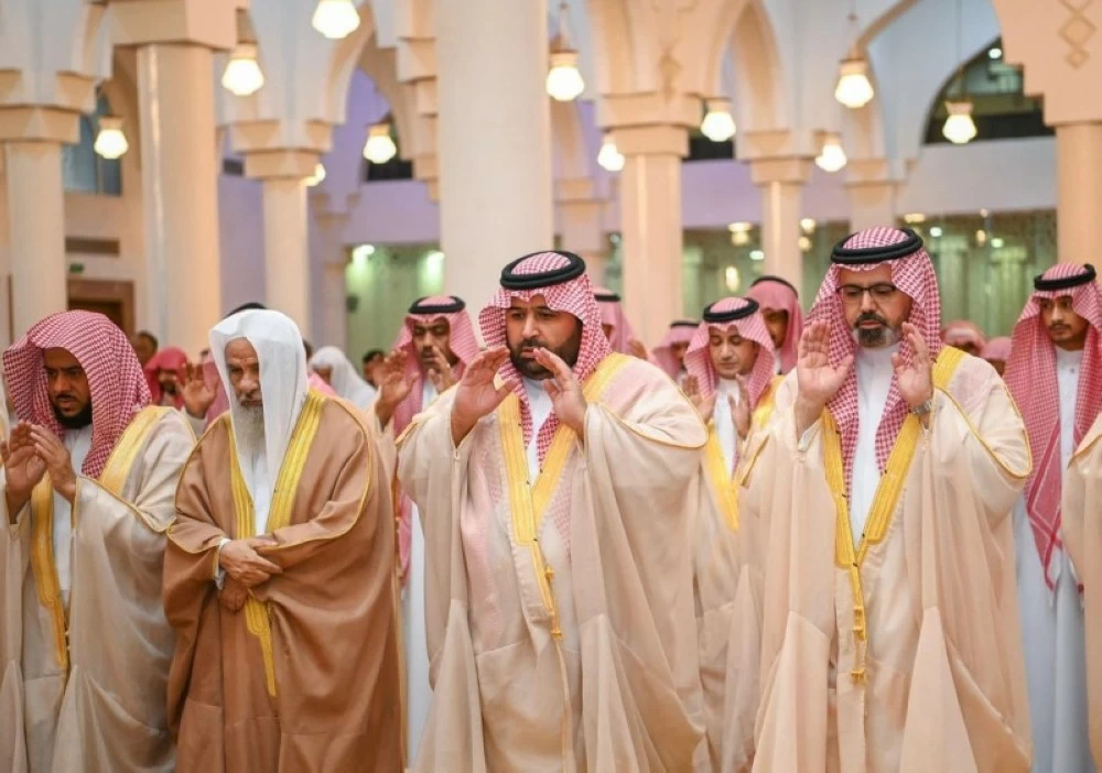 أمير جازان ونائبه يؤديان صلاة الاستسقاء مع جموع المصلين – أخبار السعودية 2614550.webp