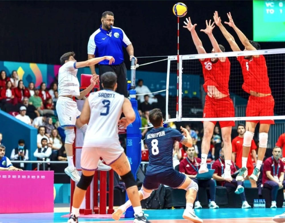 التحكيم السعودي يترك بصمته في قمم كرة الطائرة بدورة «التضامن» – أخبار السعودية 2615385.webp