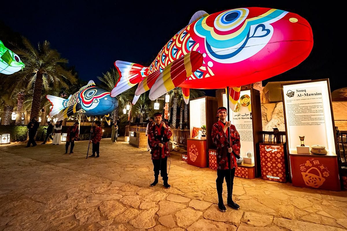 سوق الموسم ينطلق من منطقة الطوالع التاريخية بـ "النجناج" 1 3