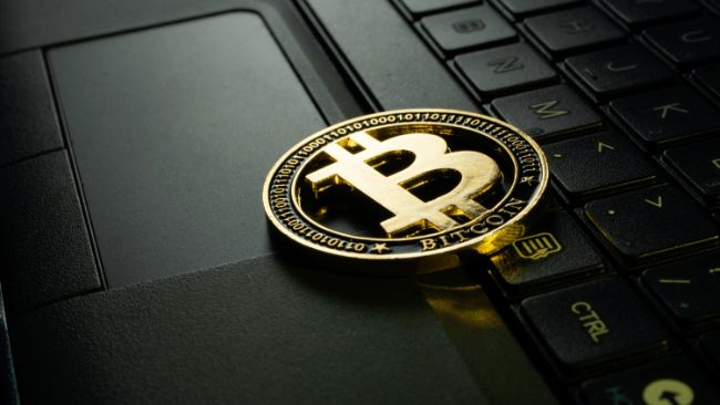 تصل عملة البيتكوين إلى نقطة انعطاف رئيسية مع كسر الوتد الصاعد 8356d2eb936e824482e31918897c6e1e24e46ee1 80