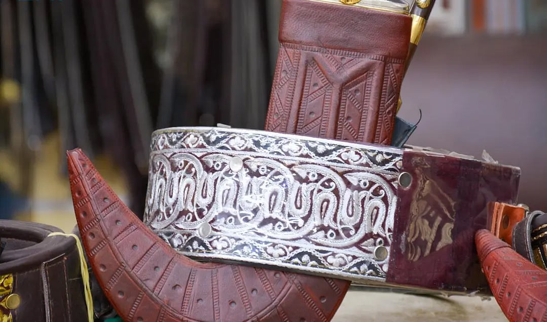 الصناعات الجلدية في نجران.. موروث تراثي أصيل وإتقان حرفي مبدع 1 IMG20251114170319