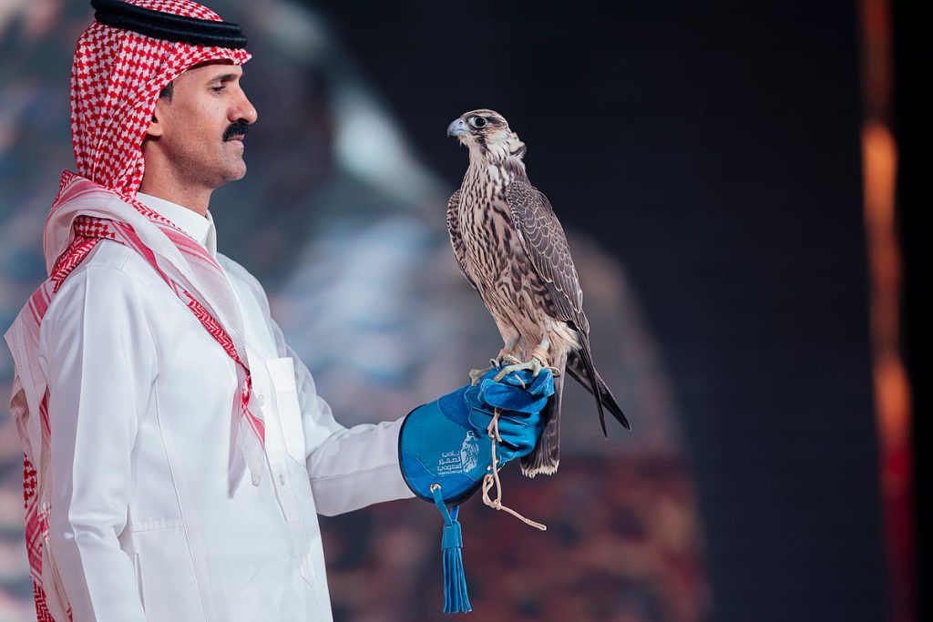 بيع صقرين بـ200 ألف ريال في الليلة الـ26 لمزاد نادي الصقور السعودي 2025 ajel2F2025 11 012Ffnpbppja2F1