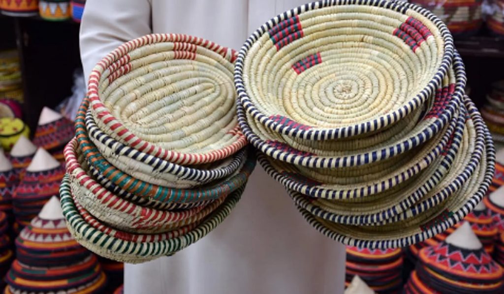 صناعة السعف بنجران.. حرفة تقليدية تجمع بين مهارة الإبداع والحفاظ على الموروث ajel2F2025 11 032F2sglh2x12FCapture