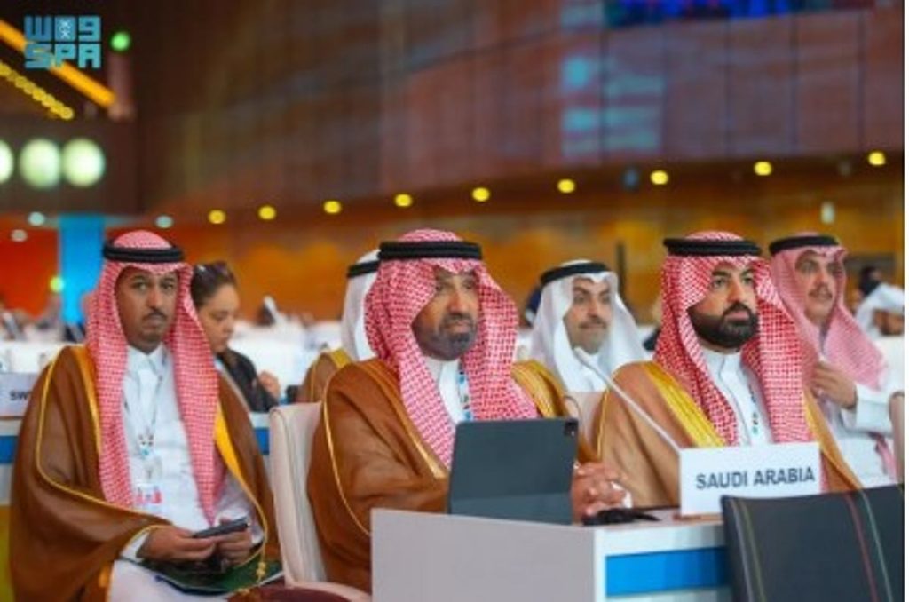 وزير الموارد البشرية: المملكة جعلت كرامة الإنسان وصون حقوقه محورًا أساسيًا في رؤية 2030 ajel2F2025 11 052F2ly2xr1r2FD988D8B2D98AD8B1 D8A7D984D985D988D8A7D8B1D8AF.j