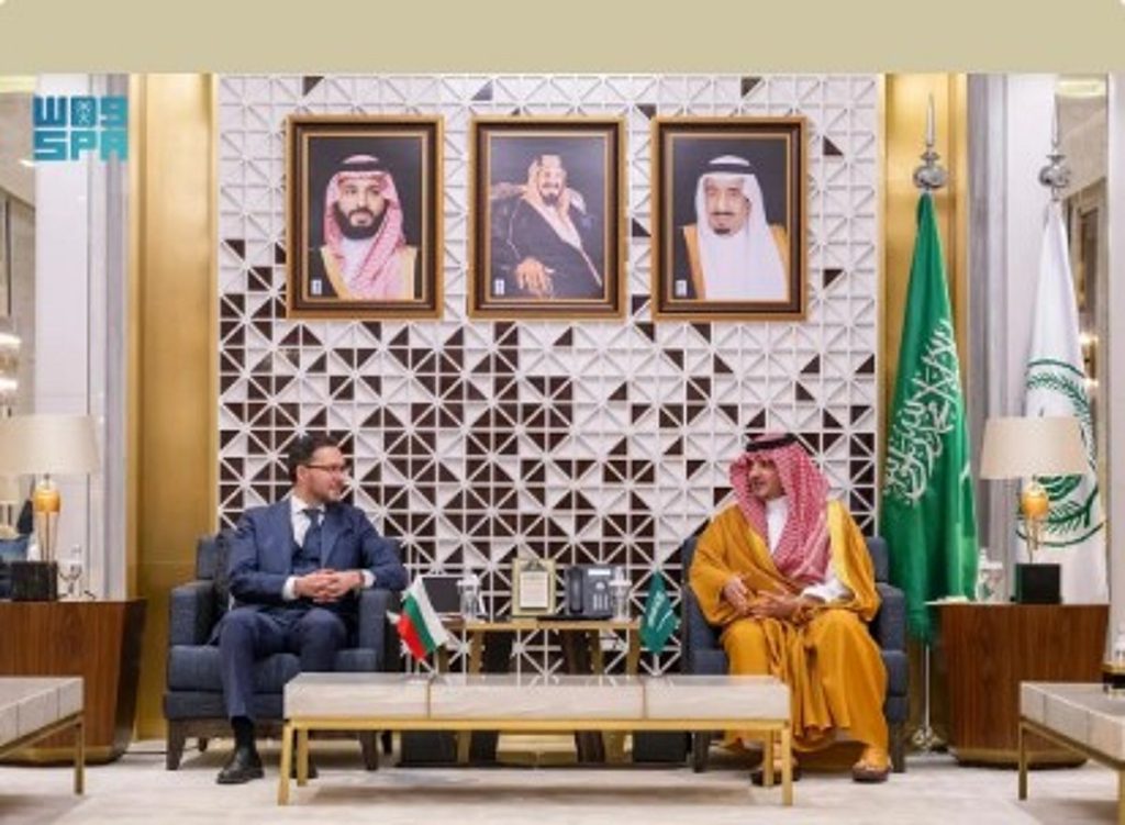 وزير الداخلية يناقش تعزيز التعاون الأمني مع نظيره البلغاري ajel2F2025 11 052F6nfef1u92FD988D8B2D98AD8B1 D8A7D984D8AFD8A7D8AED984D98AD