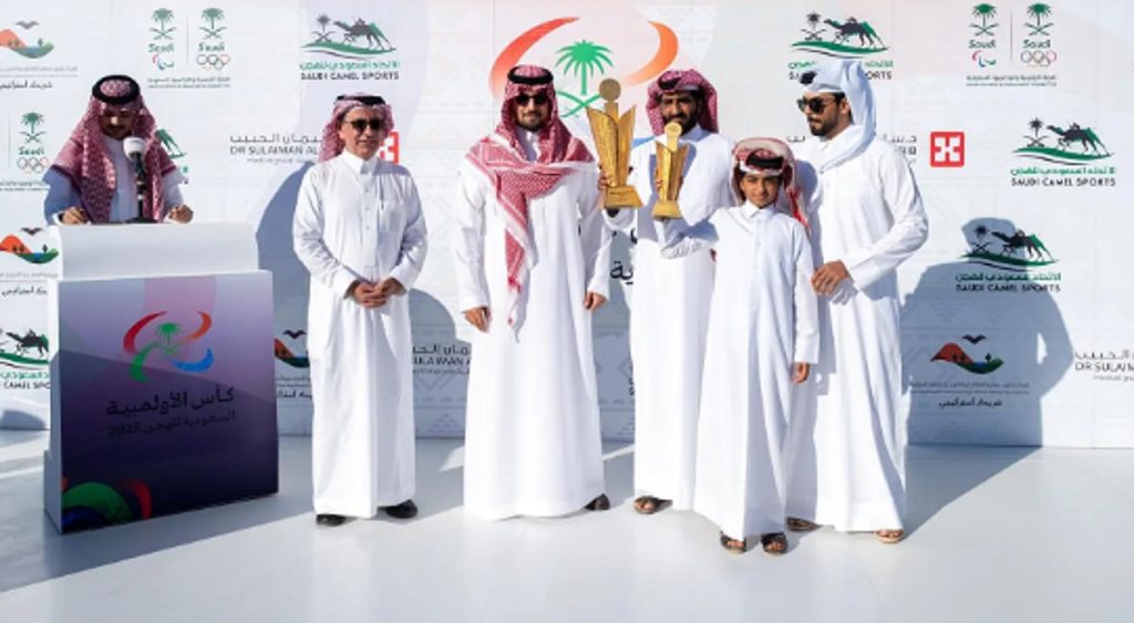 الأمير عبدالله بن فهد يكرّم أبطال "الأولمبية السعودية" للهجن ajel2F2025 11 052Fktrn572i2FCapture