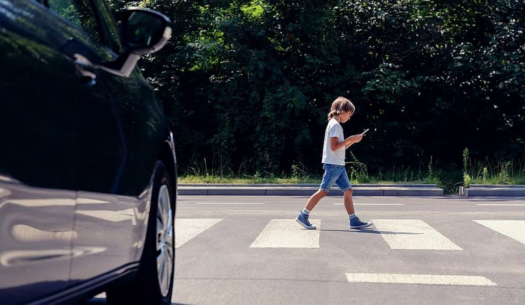 المرور: غرامة تصل لـ150 ريالا حال عدم إعطاء أفضلية للمشاة ajel2F2025 11 062Fr88ap5lh2Fajel2023 0718c54ab1 25a0 4813 8647 8cf56245077fiStock1152269806.avif