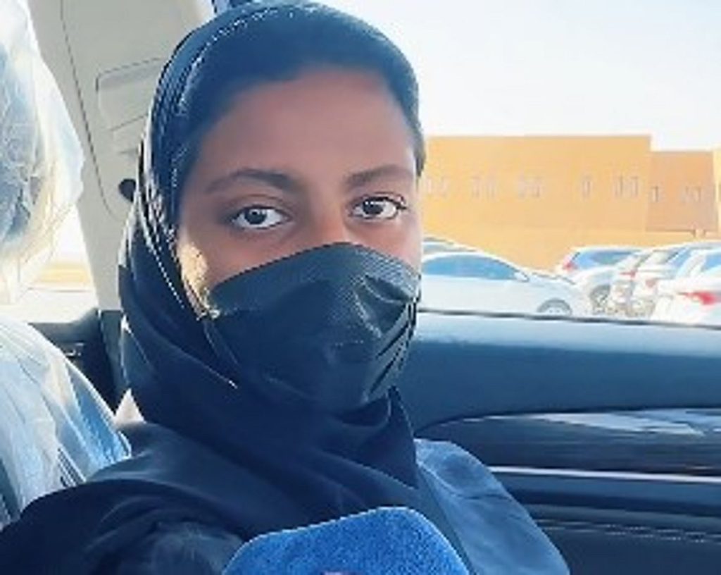 طالبة سعودية تستثمر سيارتها في نقل زميلاتها أثناء الدراسة بالقصيم ajel2F2025 11 072Fcsav2gcm2FD8B1D988D8A7D986