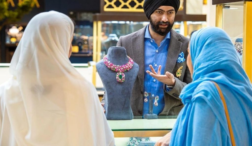 صالون المجوهرات 2025 يجمع نخبة المصممين والعلامات العالمية في الرياض ajel2F2025 11 072Fi83yr72e2FIMG20251107191816