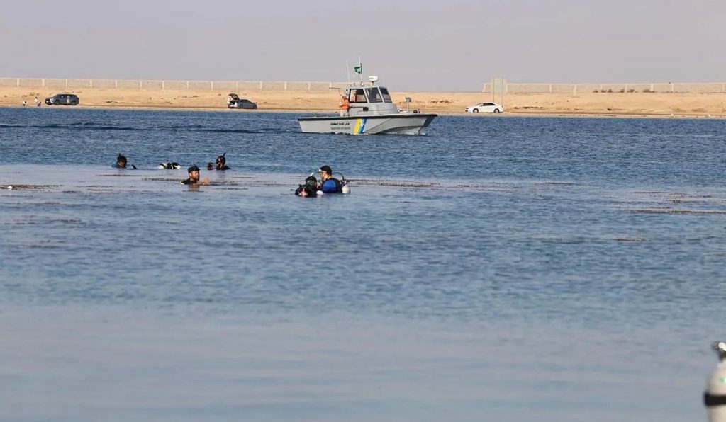 حرس الحدود ينفذ حملة تطوعية لتنظيف شاطئ الشرم وقاع البحر في المدينة المنورة ajel2F2025 11 162Fm22qv21u2Ff9fb2a53 6433 40eb 8167 220d4308e4f2