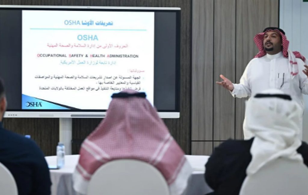 غرفة تبوك تطلق برنامجًا لتأهيل كوادر القطاع الخاص في معايير السلامة المهنية ajel2F2025 11 162Fu8zn6moo2FCapture
