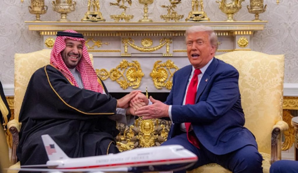 ولي العهد والرئيس الأمريكي يوقعان اتفاقية الدفاع الاستراتيجية بين البلدين ajel2F2025 11 182Fe9pddjvr2FCapture