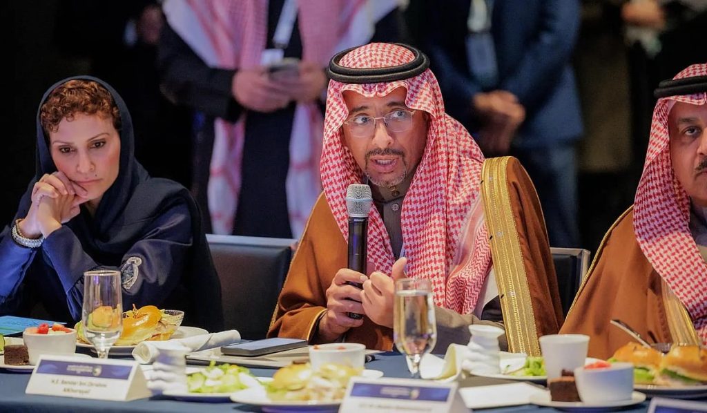 الخريف يدعو الشركات الأمريكية للاستثمار في صناعات الأدوية واللقاحات والأجهزة الطبية بالمملكة ajel2F2025 11 202Fatzouhse2FOnTy4nQoQQQDpL5e12IqBbWTSuRLElfhZGrCripb