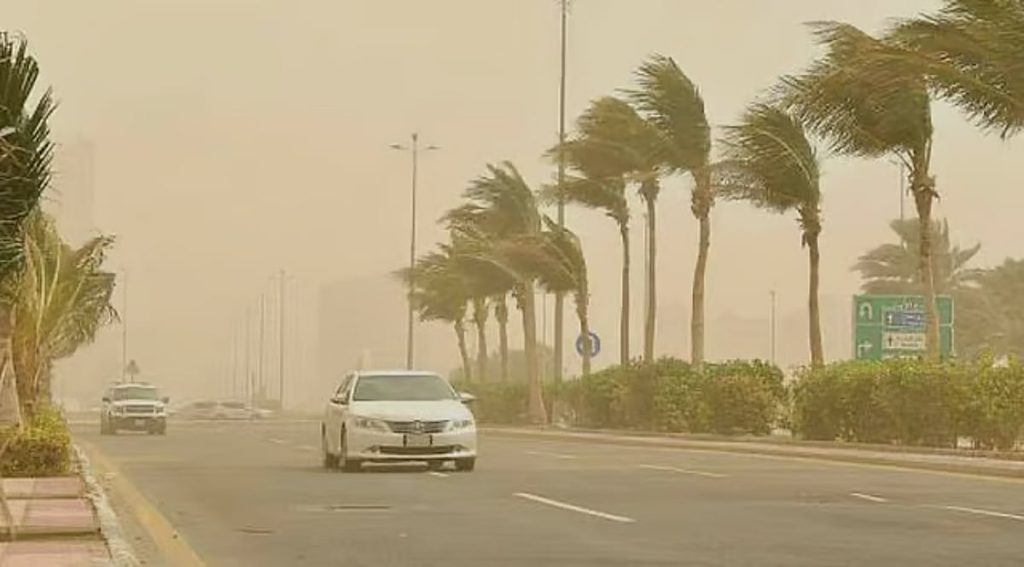 «الأرصاد» ينبه من أتربة مثارة ورياح نشطة على عدد من محافظات منطقة مكة المكرمة ajel2F2025 11 202Fmutdxit12FD8A3D8AAD8B1D8A8D8A9 D985D8ABD8A7D8B1D8A9 D988