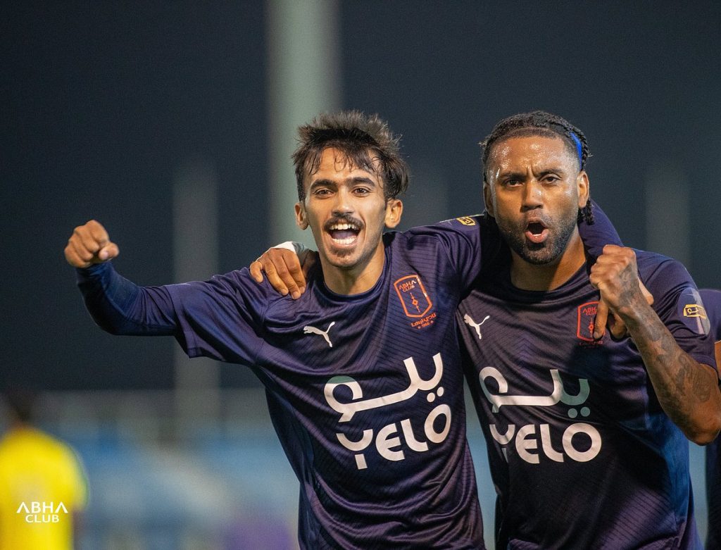 أبها يتصدر "دوري يلو" بالفوز على الجبيل ajel2F2025 11 222F7cztjr4k2FG6XkDDsXIAARbNF