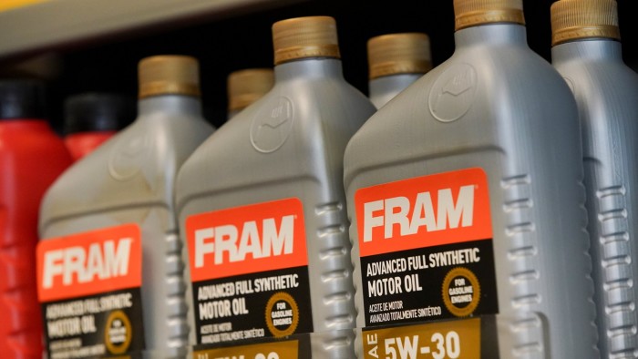 دراسة حالة التدريس في كلية إدارة الأعمال: انهيار مجموعة العلامات التجارية الأولى https3A2F2Fd1e00ek4ebabms.cloudfront.net2Fproduction2Fde539539 d289 4a7c 8fa5 23b4a418ee4a