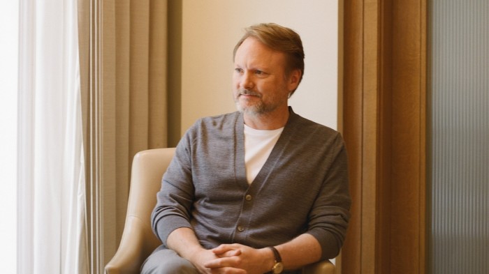 المخرج ريان جونسون عن إخراج السكاكين إلى الكنيسة: “أنا متأكد من أن بعض الناس سيشعرون بالإهانة” https3A2F2Fd1e00ek4ebabms.cloudfront.net2Fproduction2Fe4a9c07c 1433 4929 847a abe03d4eb350