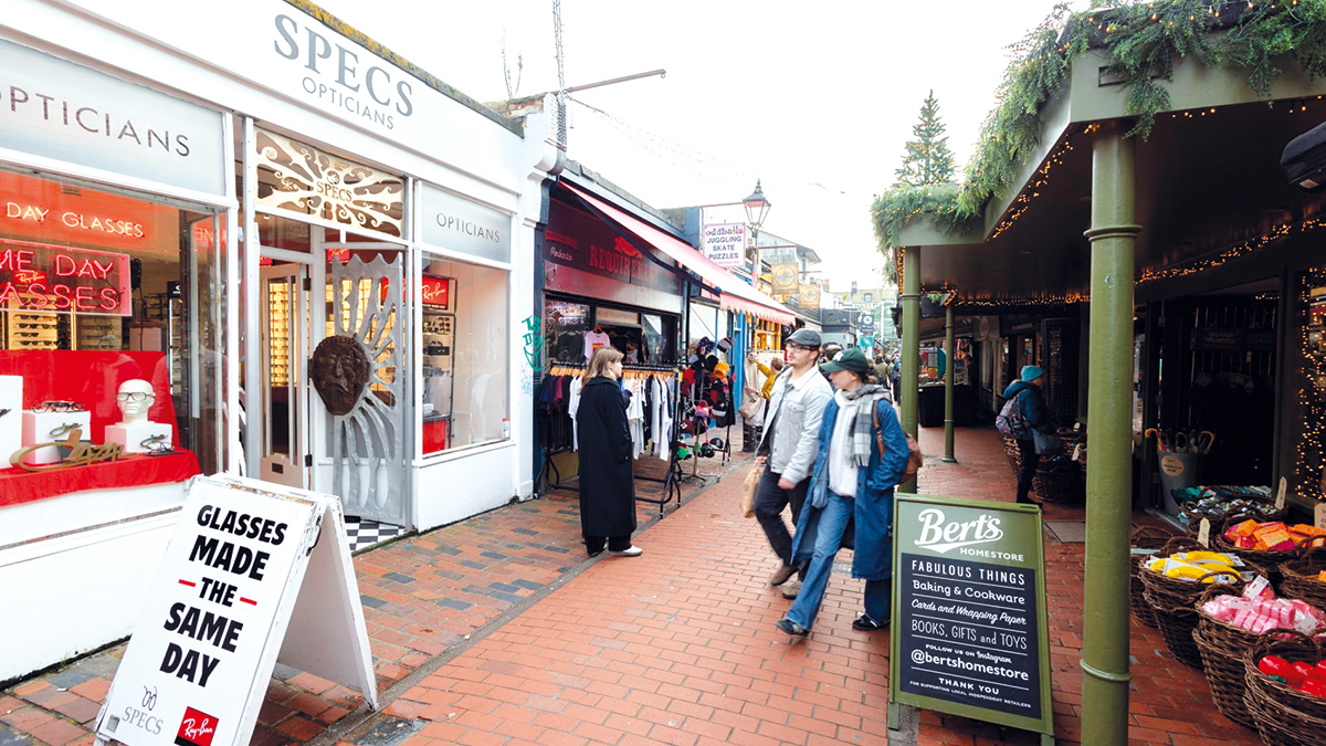 أصحاب متاجر مستقلة في برايتون البريطانية يُحذّرون من اختفاء محالهم 1 1751481