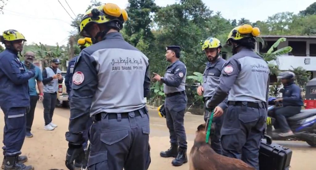 فريق الإمارات للبحث والإنقاذ يباشر مهامه الميدانية في منطقة كاندي بسريلانكا 1764866816 image