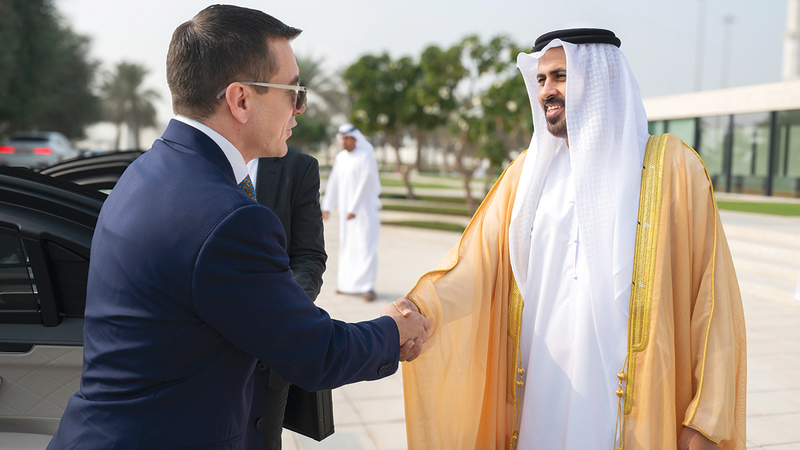 ذياب بن محمد يستقبل رئيس الإكوادور في واحة الكرامة 1765074604 image