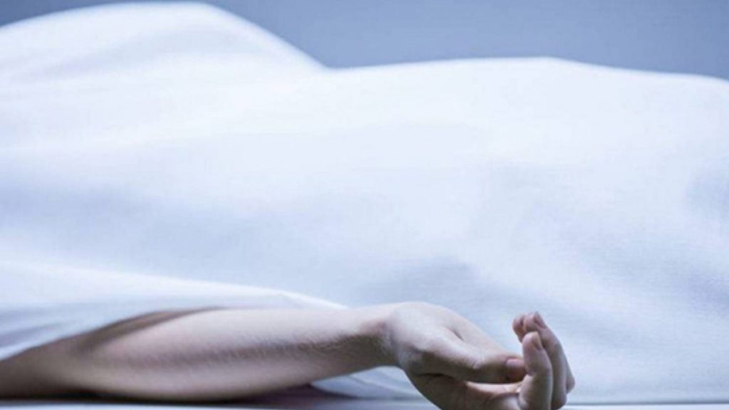 أم تقتل ابنها بمساعدة جدّته ثم تنتحران .. بسبب تراكم الديون 1765271048 image