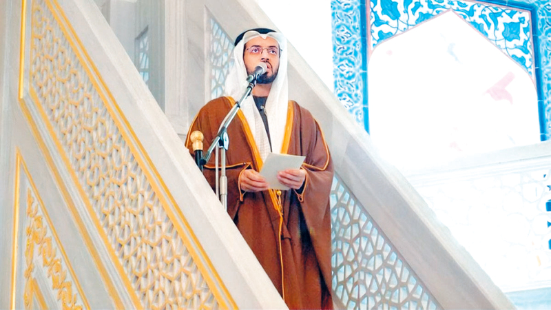 عمر الدرعي: تقديم موعد صلاة الجمعة قرار مجتمعي سببه «لمة العائلة» 1765765994 image