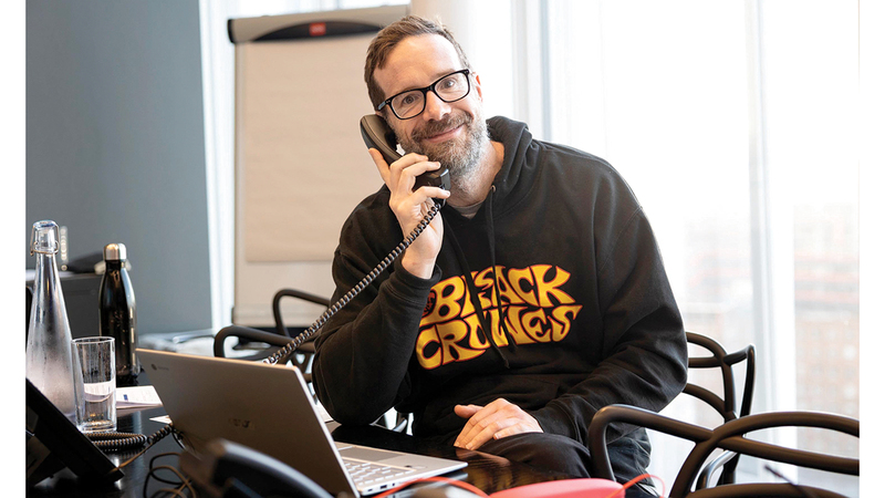 موظف ببنك أميركي يترك عمله ليسهم في إنقاذ مجتمعات إفريقية 1765845414 image