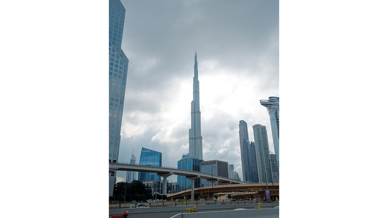 برج خليفة يلامس الغيم 1765847876 image