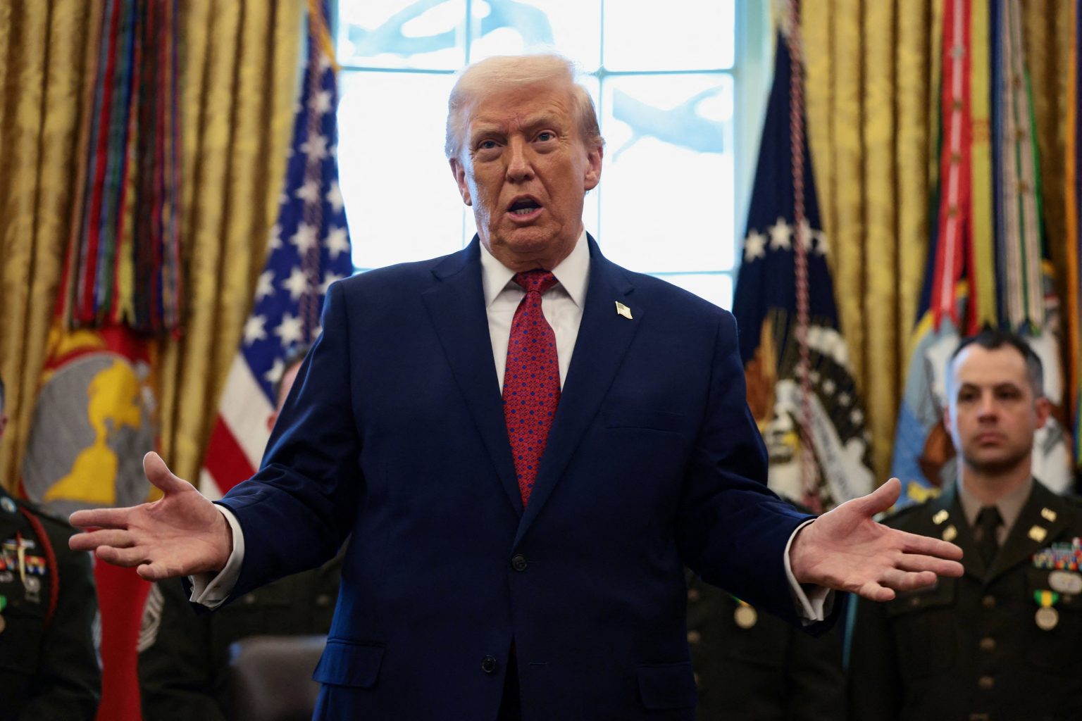 ترامب يطالب (بي بي سي) بتعويض قدره 10 مليارات دولار في دعوى تشهير 1765882453 image