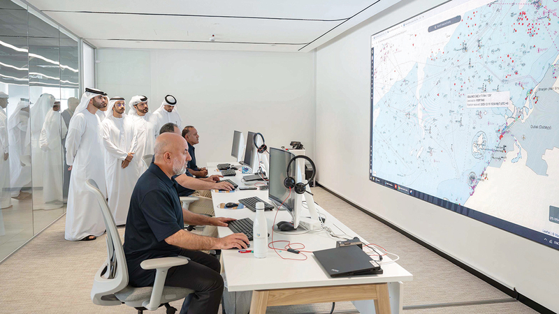 منصور بن محمد يطّلع على خطة تنظيم الملاحة البحرية ليلة رأس السنة 1765932777 image