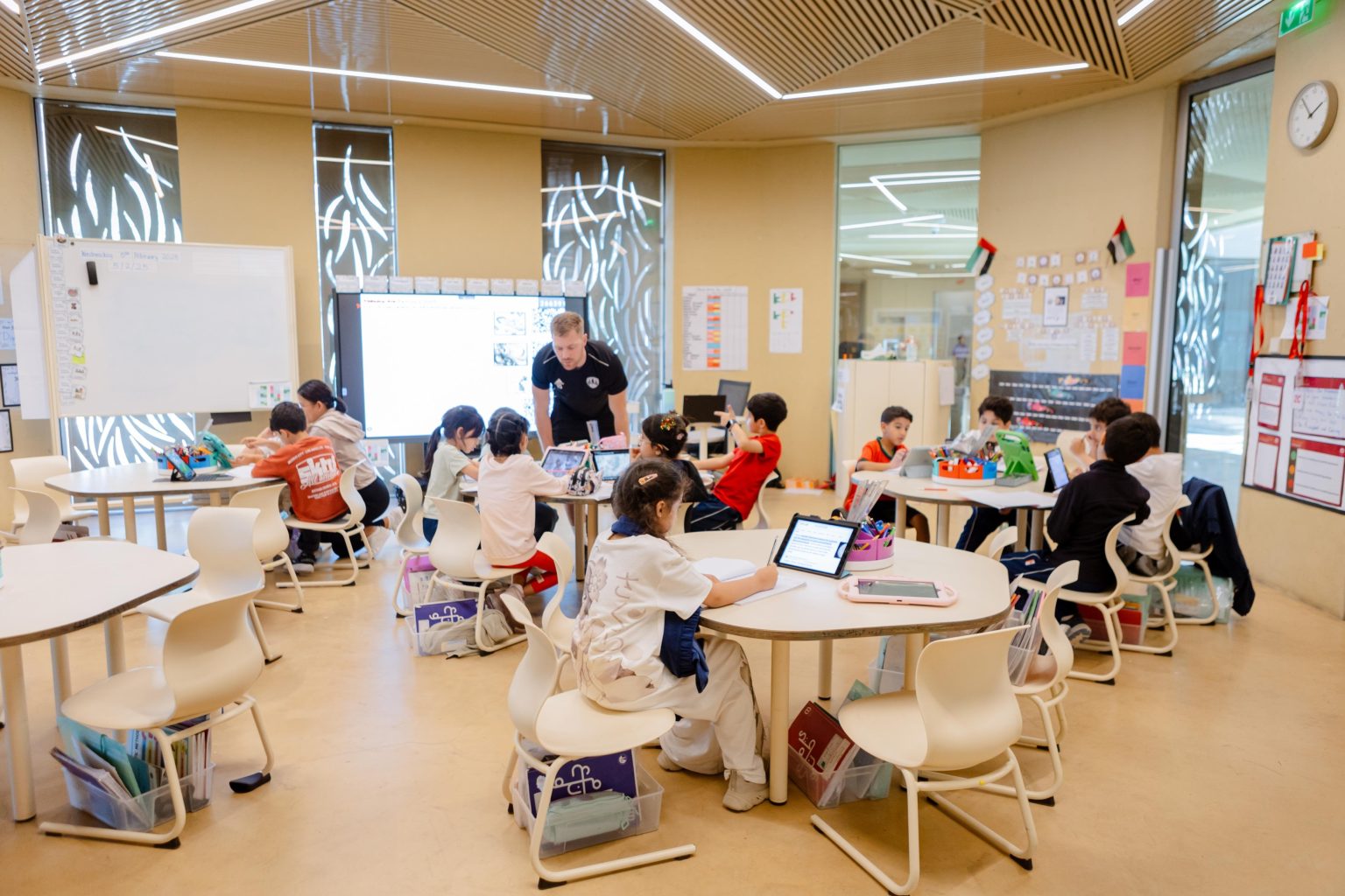 تمكين مدارس دبي الخاصة من “التعلم عن بعد” أيام الجمعة بطلب رسمي 1766081640 image