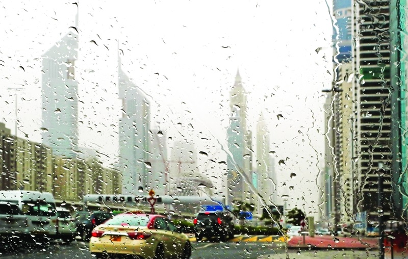طقس الإمارات غداً.. انخفاض ملحوظ في درجات الحرارة مع أمطار مختلفة الغزارة 1766086616 image